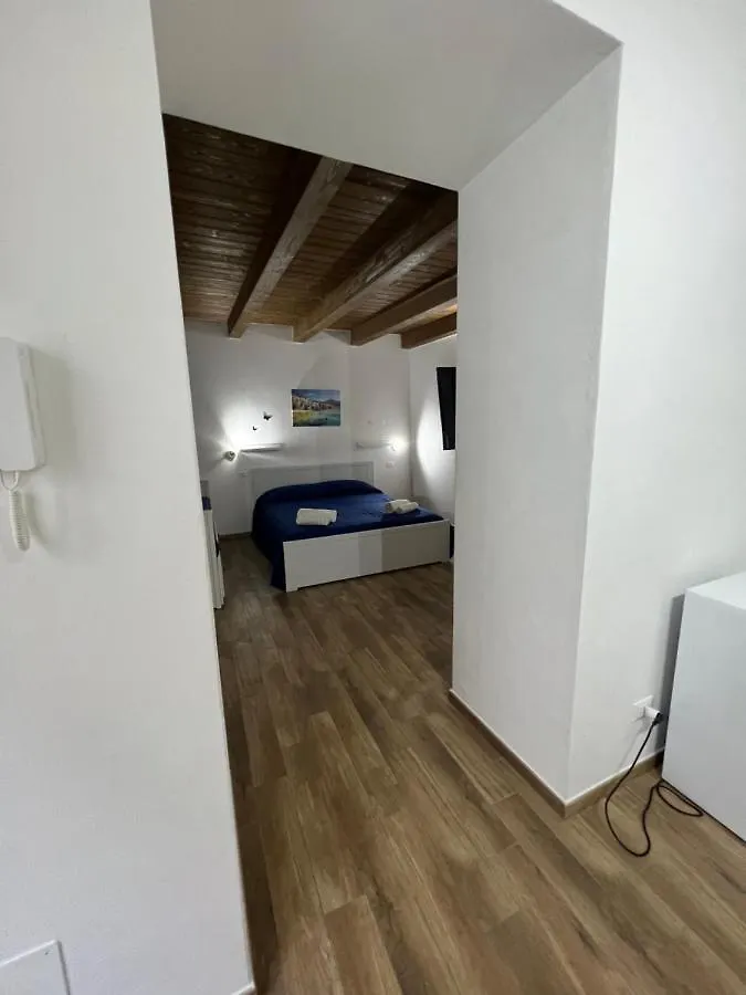 Cefalu Center Apartment 0*,  איטליה
